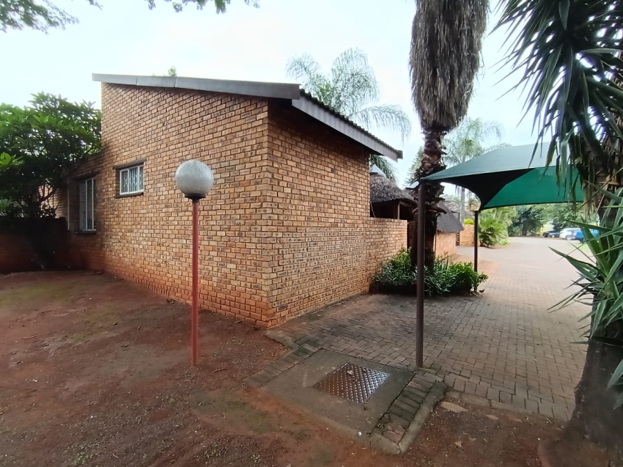 2 Bedroom Property for Sale in Safari Gardens North West